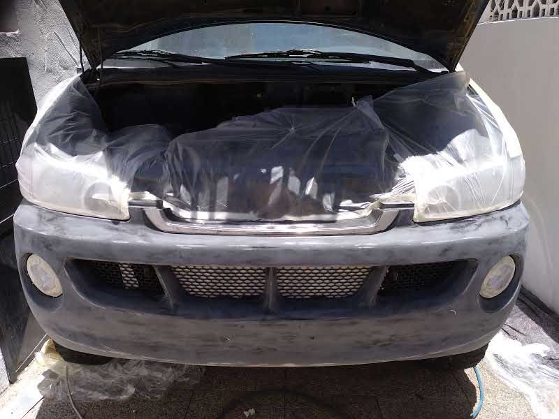 Parachoques delantero Hyundai H1 4x4 lijado con grano 180